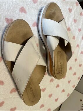 Timberland Women’s White Cross-Strap Slide Sandals with Tan Footbed